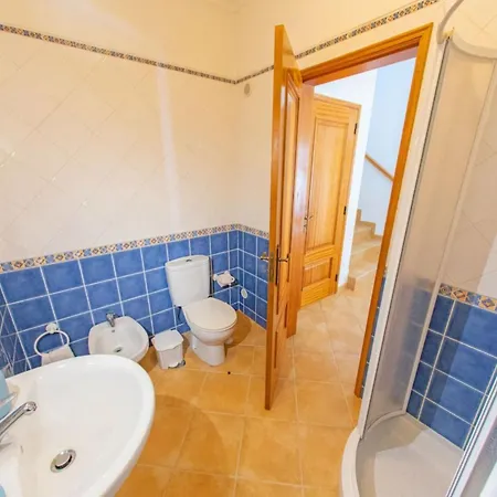 Prázdninový dům 4 Br In Only 700m From The Albufeira