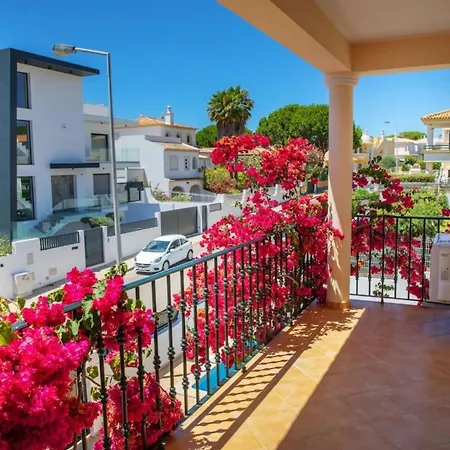 4 Br In Only 700m From The * Albufeira