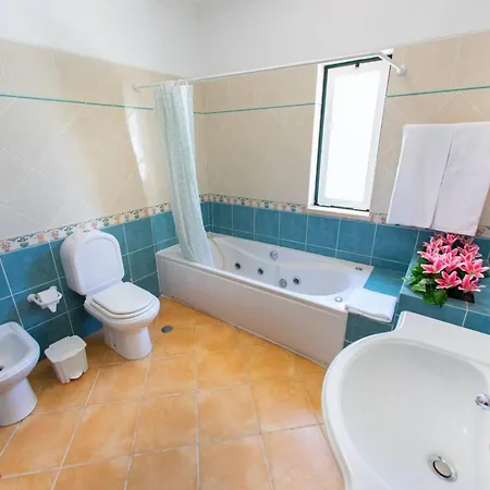 4 Br In Only 700m From The Prázdninový dům